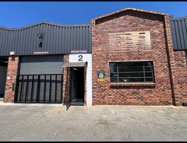 130M² WAREHOUSE TO LET IN STRIJDOMPARK